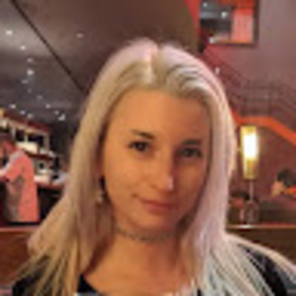 Meet your Posher, Sarah - Picture 1 of 1